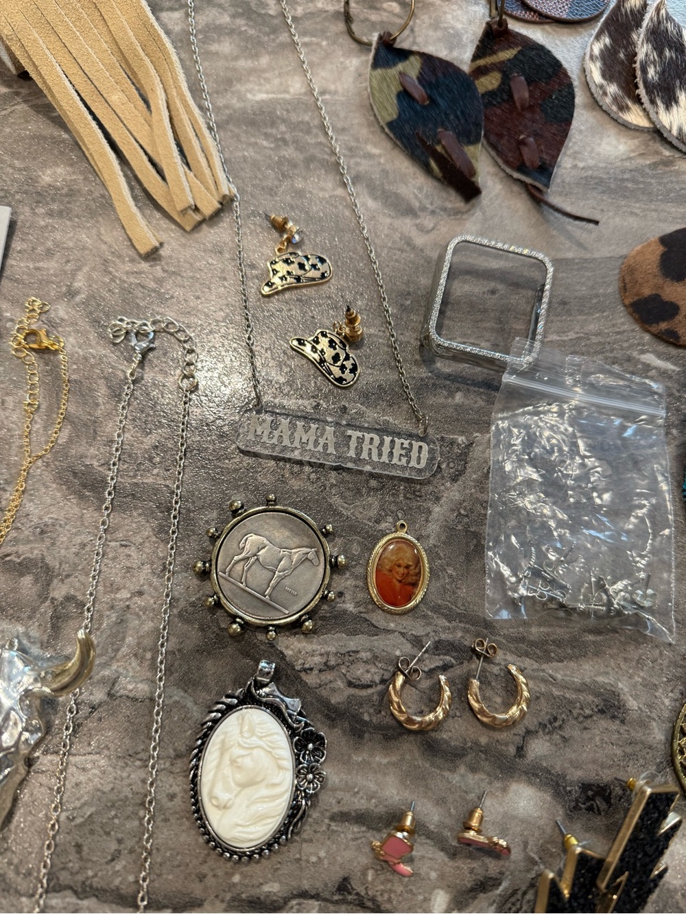 LARGE JEWELRY LOT/BUNDLE - Picture 5 of 10